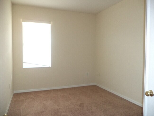 Building Photo - MEADOW POINTE - LONGLEAF