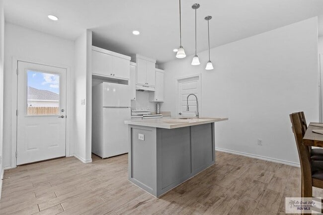 Building Photo - 426 Arroyo Ln