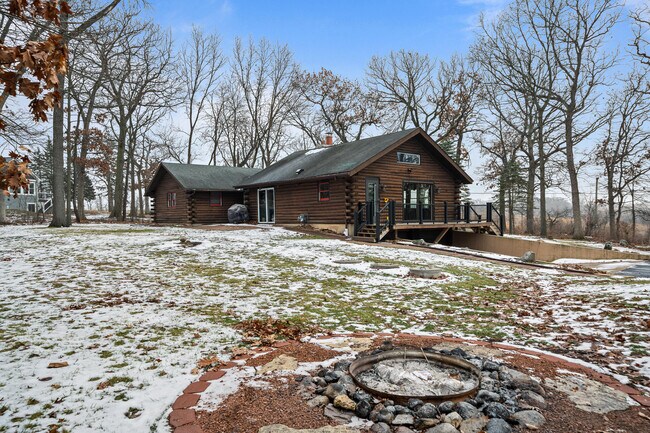 Building Photo - N1508 Wildwood Rd