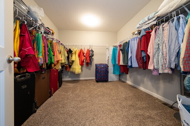 Building Photo - 15430 Eagle Creek Way