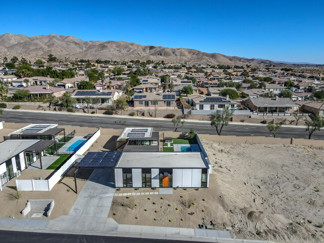 Building Photo - 13852 Scenic Crest Cir