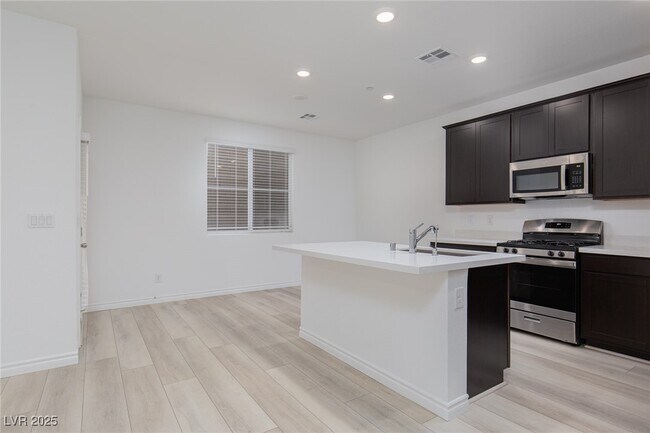 Building Photo - 2532 Vittora Pointe St