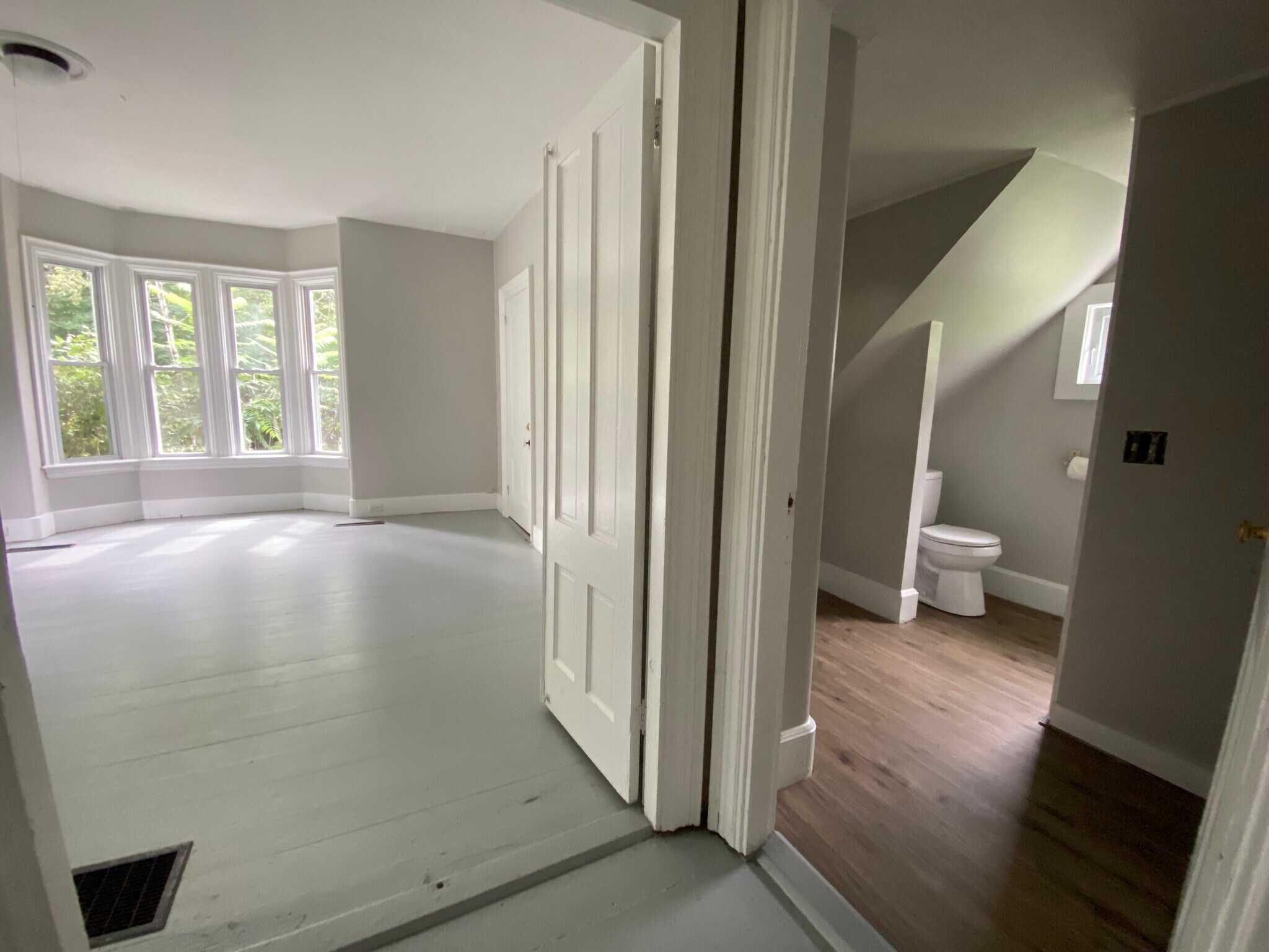 Building Photo - 3 Cross St