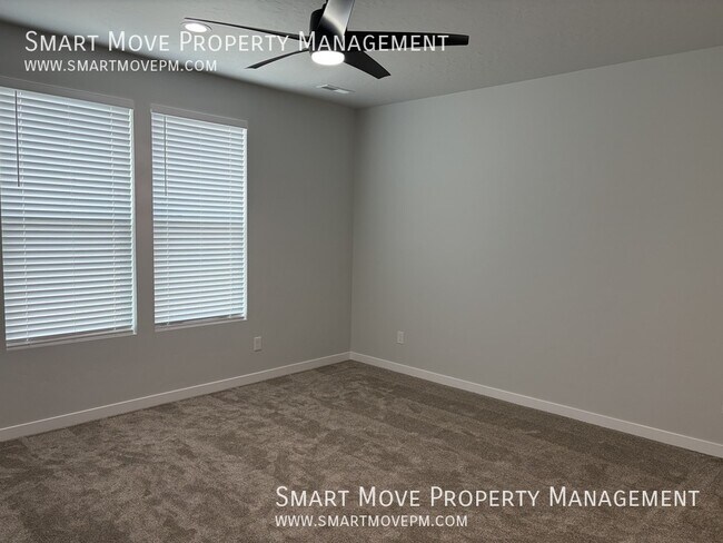 Building Photo - 611 W Snowy Owl St