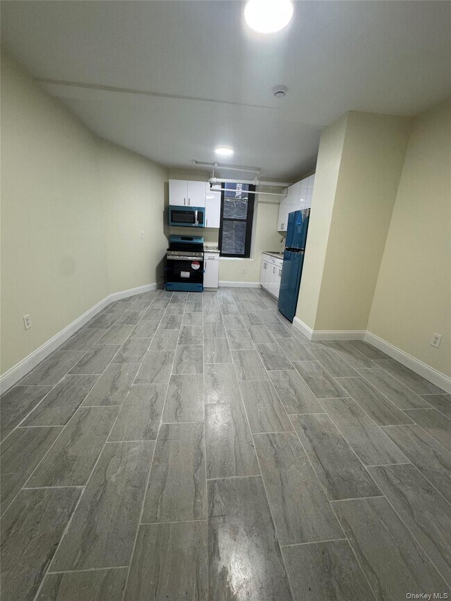 Building Photo - 614 W 136th St