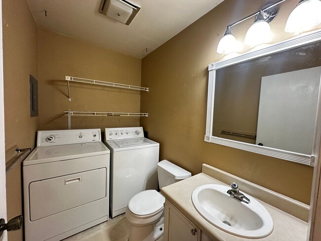 Building Photo - Pet-Friendly 2 Bed, 1.5 Bath Condo with At...