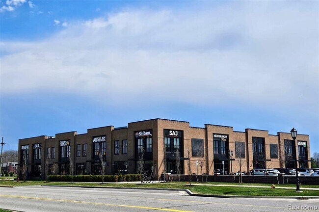 Building Photo - 264 Village Way S