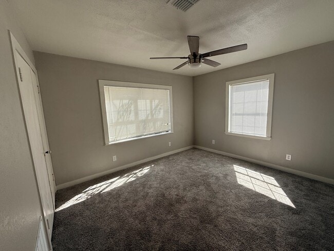 Building Photo - 1421 Lauderdale Ave