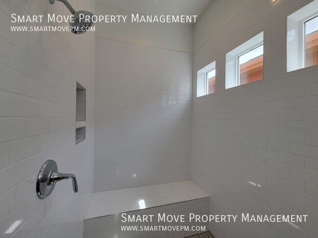 Building Photo - 2463 N Ashgrove Ln