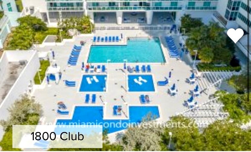 Swimming pool - 1800 N Bayshore Dr