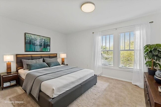 Building Photo - 916 2nd St N