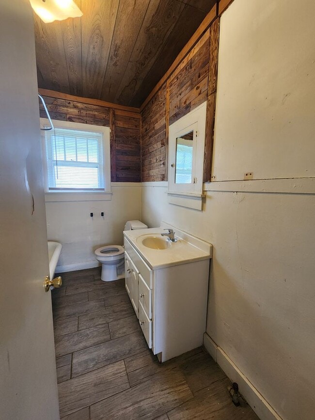 Building Photo - 2 bed 1 bath in Shawnee