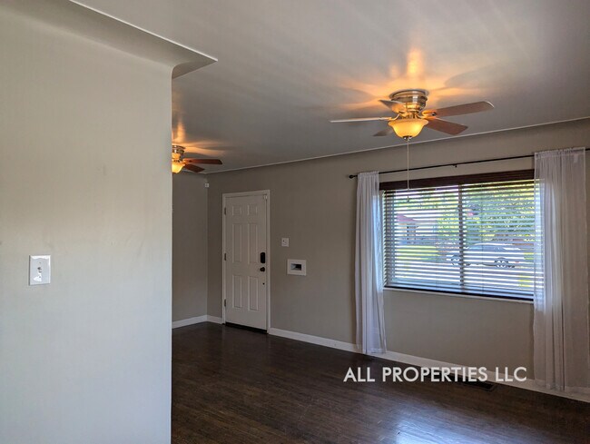 Building Photo - 3511 Newport St