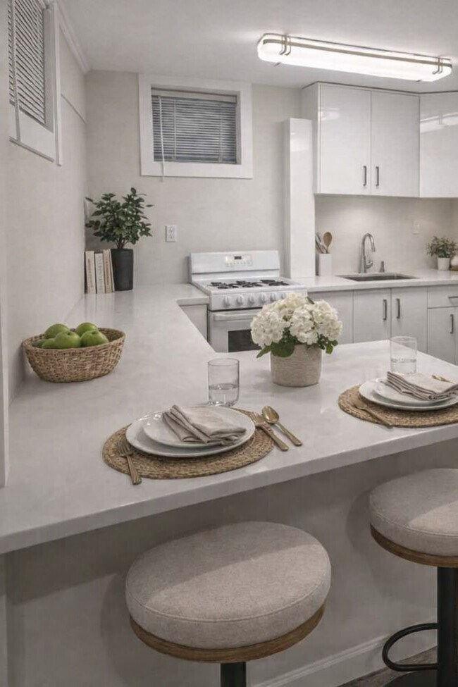 Building Photo - 113 Shore Rd