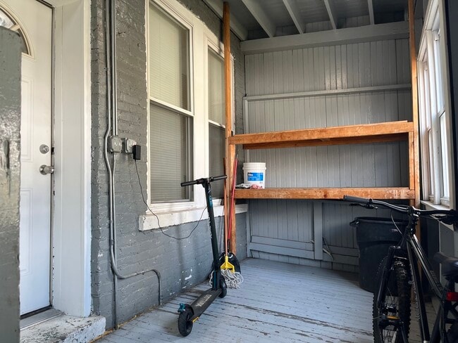 Building Photo - 4345 S Artesian Ave