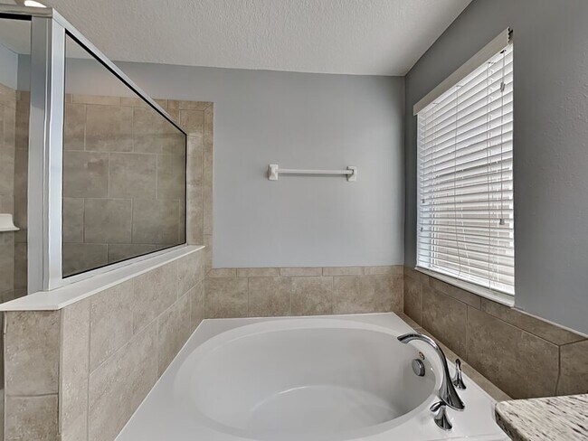 Building Photo - 5955 Paxton Ct