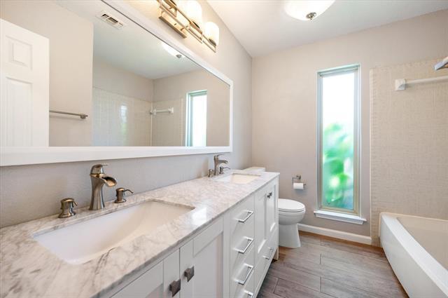 Building Photo - 3008 Bluebonnet Ln