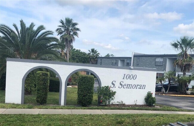 Building Photo - 1000 S Semoran Blvd