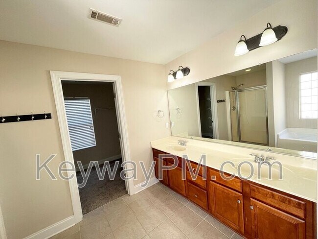 Building Photo - 119 Bay Meadows Dr