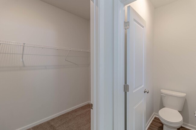 Building Photo - 147 Enclave Wy