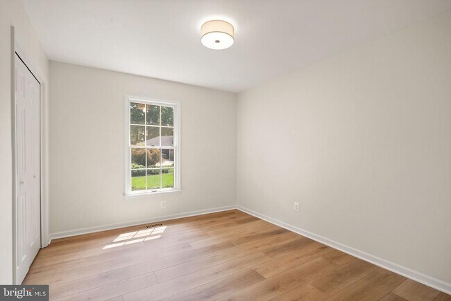 Building Photo - 13647 S Springs Dr