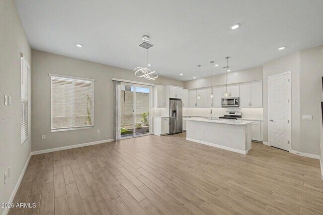 Building Photo - 5016 E Gallop Wy