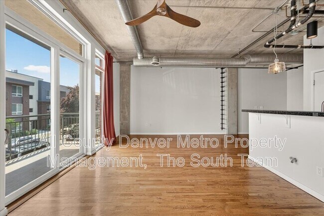 Building Photo - 3201 Shoshone St