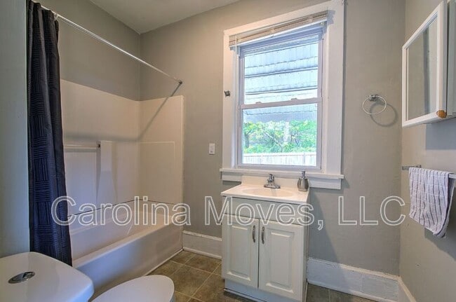 Building Photo - 20 8th Ave