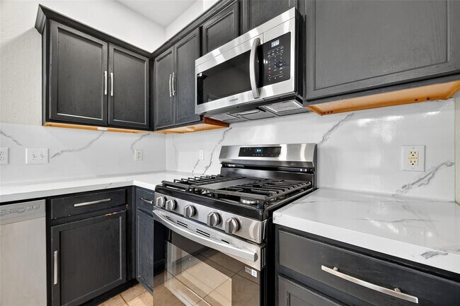 Building Photo - 21515 White Falls Ln