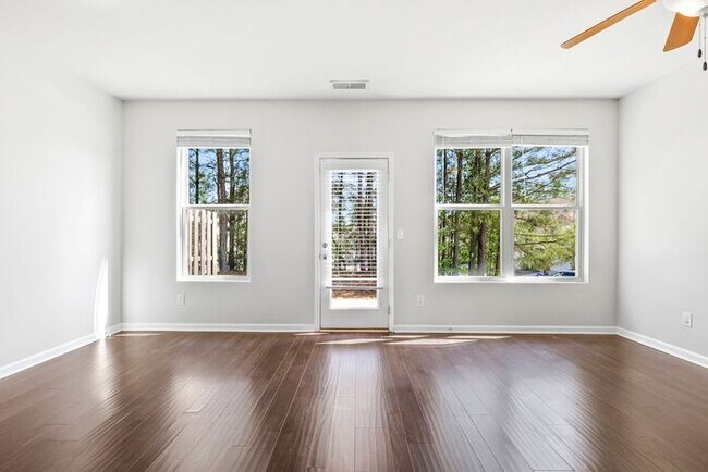 Building Photo - 3316 Pennington Dr