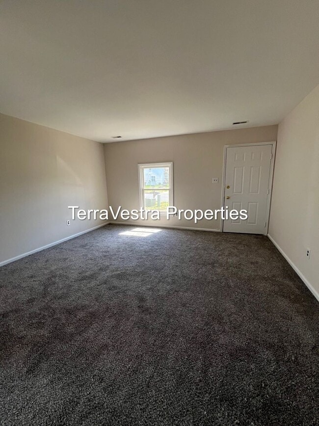 Building Photo - 23 Spar Dr