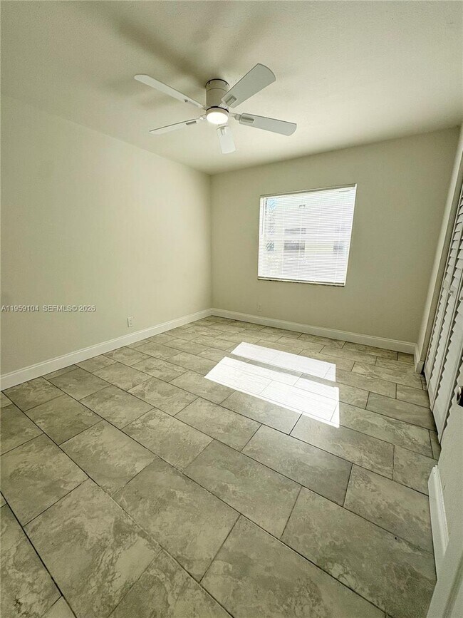 Building Photo - 4119 Woodside Dr