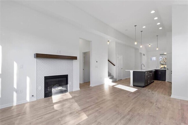 Building Photo - 2044 Bellefontaine St