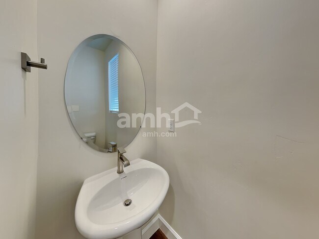 Building Photo - 5936 Verdigris Dr