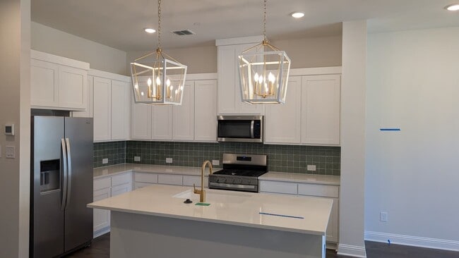 Building Photo - 2523 Huxley Mews