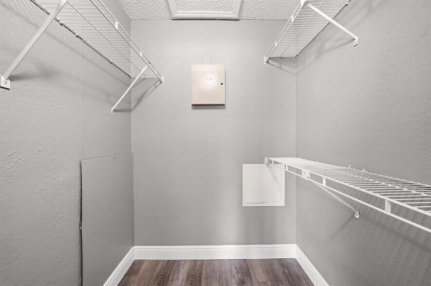 Building Photo - 2900 S University Dr