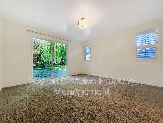 Building Photo - 6503 W Baron Dr