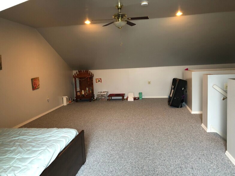 Building Photo - 40 Arbor Cir