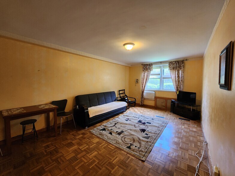 Building Photo - 2678 Ocean Ave