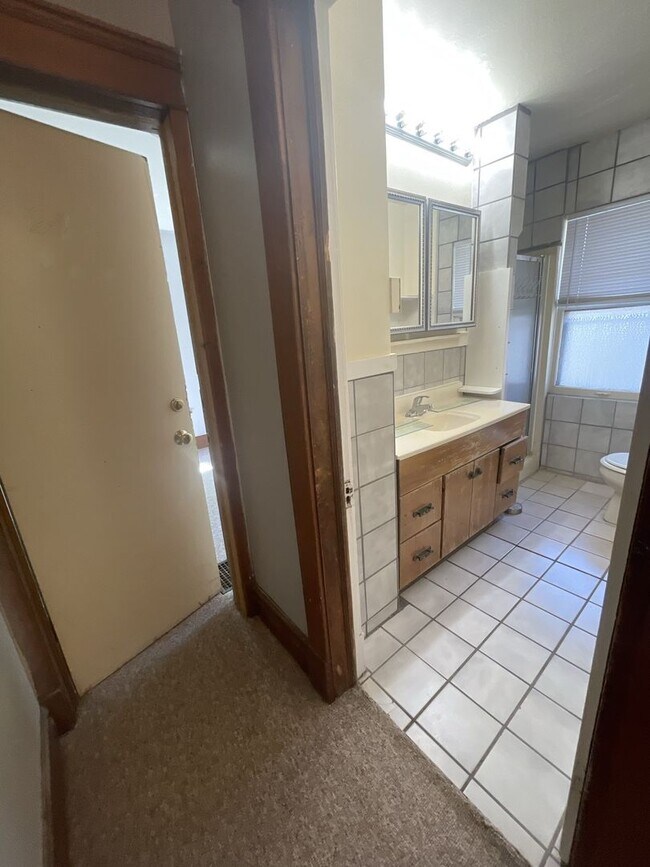 Building Photo - 952 Greenwood Ave