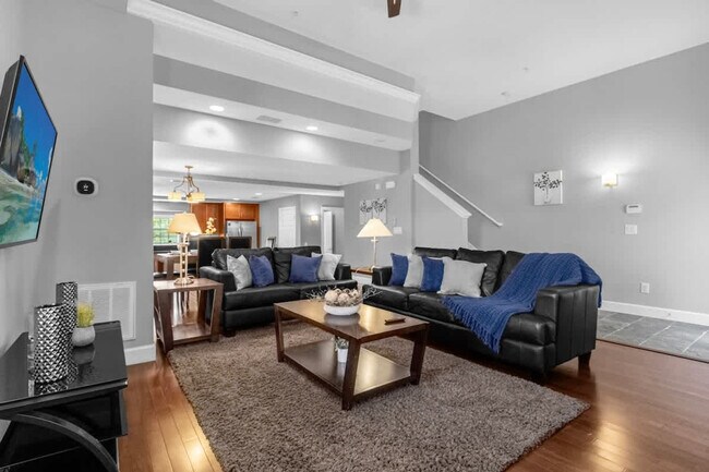 Building Photo - 14590 Damai Ln