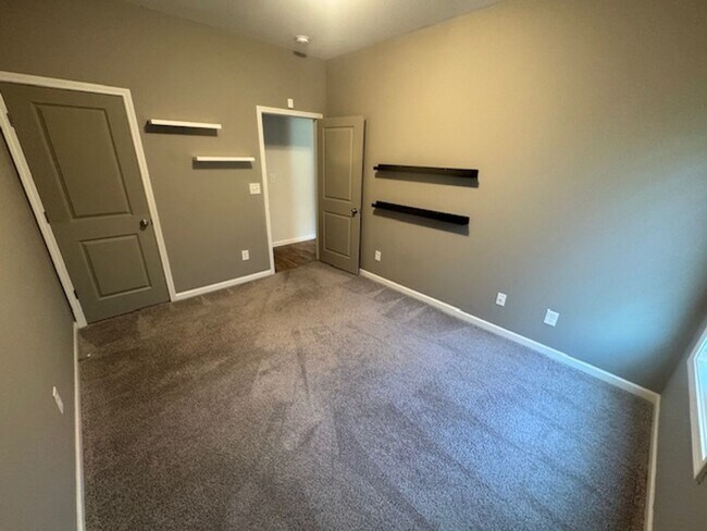 Building Photo - 261 Fenwick Farms Dr