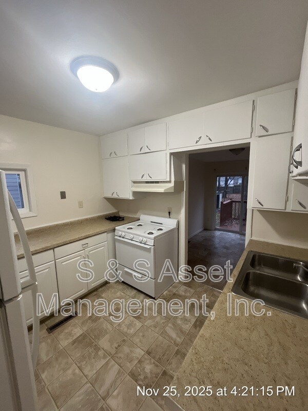 Building Photo - 6338 Rosedale Rd