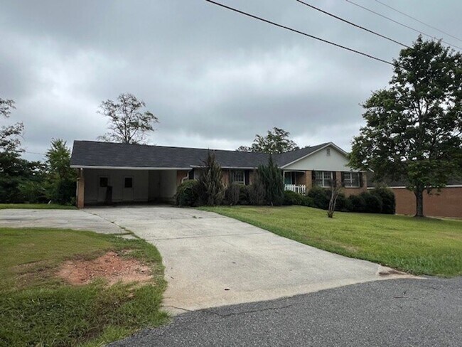 Primary Photo - Beautiful Home with Mother in Law Suite or...