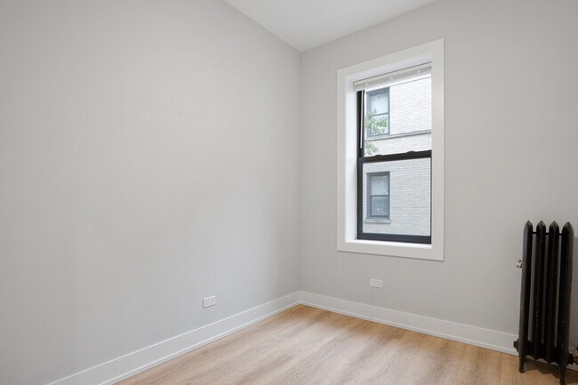 Building Photo - 1310 W Birchwood Ave