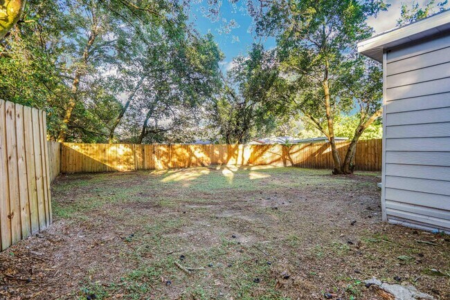 Building Photo - 8717 N Mandarine Pl