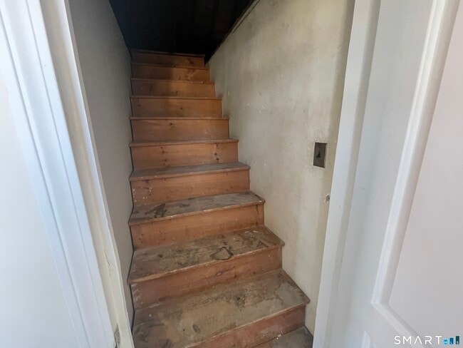 Building Photo - 266 Hebron Ave