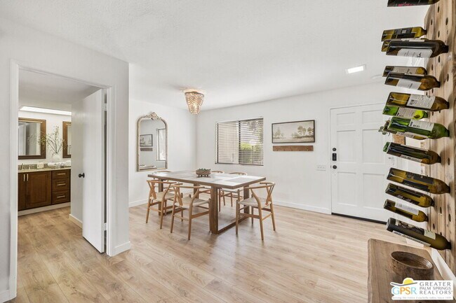 Building Photo - 2230 S Palm Canyon Dr