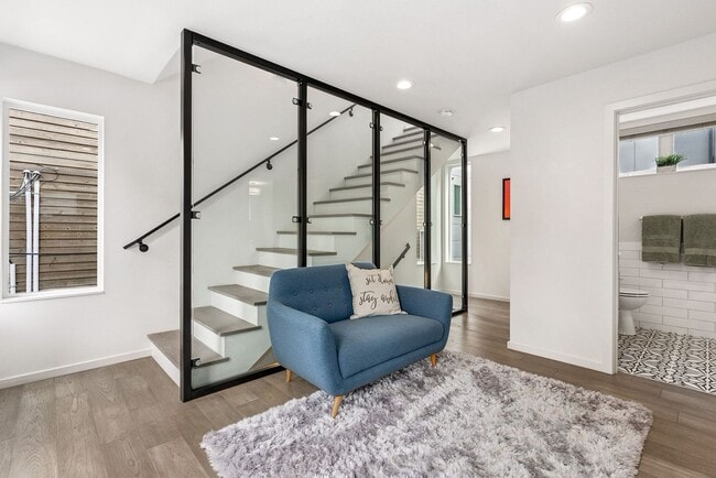 Building Photo - Judkin Parks Townhome