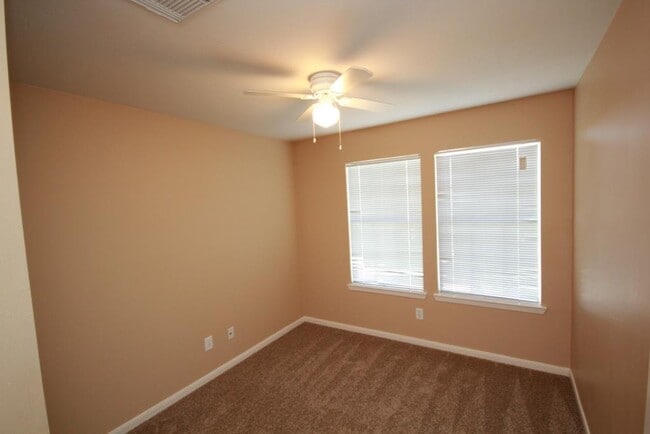 Building Photo - 6418 Mountain Pines Ln